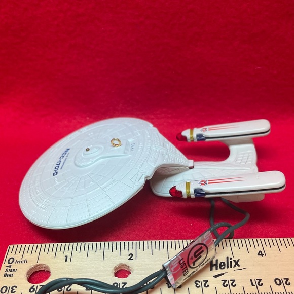 Star Trek U.S.S Enterprise Hallmark Ornament - Picture 9 of 9
